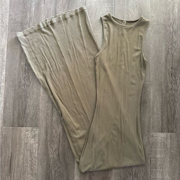 Skims Army Soft Lounge Sleeveless Long Dress - Picture 4 of 6